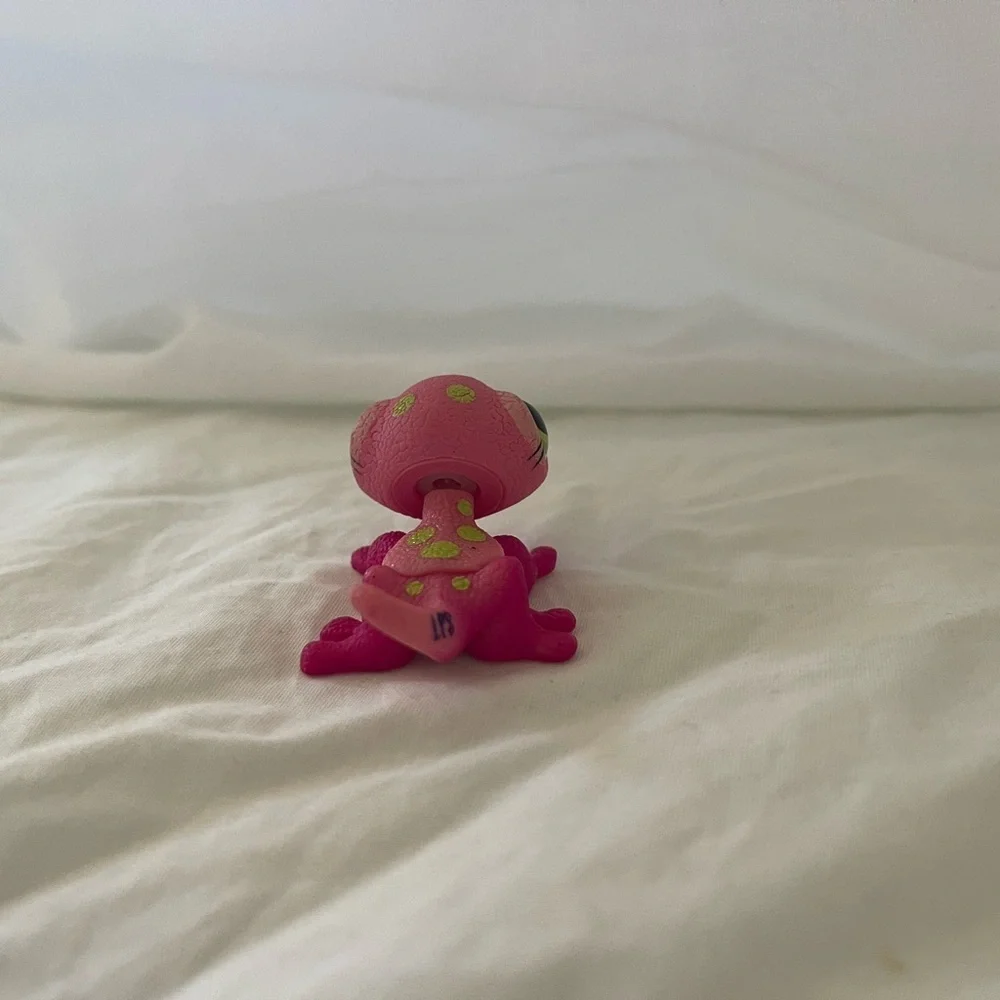Littlest Pet Shop #1455 Pink & Green Gecko Lizard